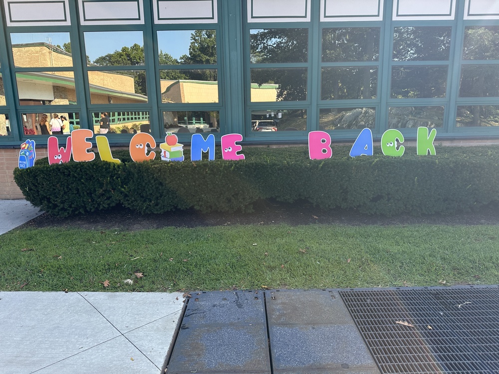 Welcome Back sign 